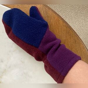 Lipgloss Productions SuzyPeabody mittens